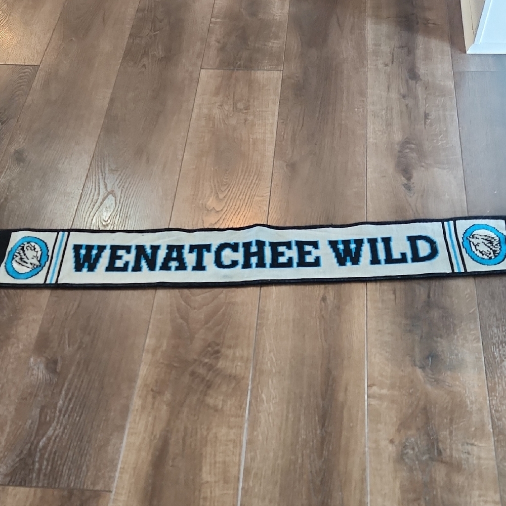 Wenatchee Wild Scarf
